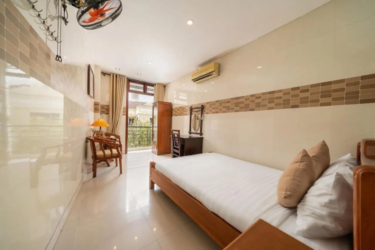 Tribee Kinh Hostel & Bar Hội An